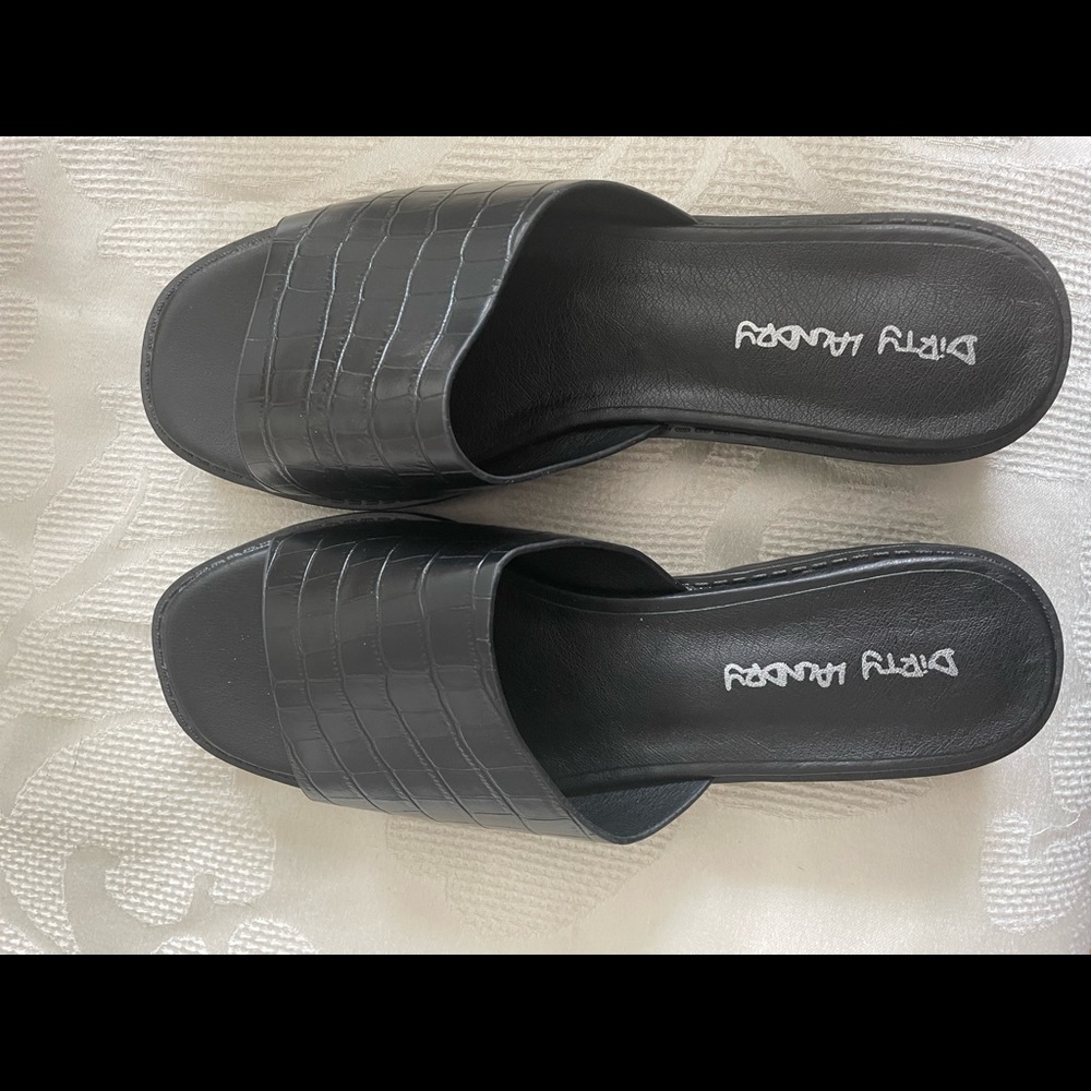 Dirty Laundry Black Sandals size 8.5